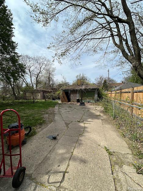 5917 Eastlawn St, Detroit, MI 48213 - photo 3