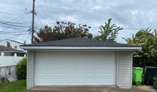 16561 Capri Pl, Roseville, MI 48066 - photo 17