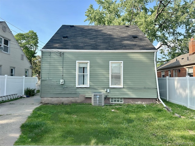 20979 Audette St, Dearborn, MI 48124 - back of property featuring roof with shingles