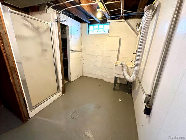20979 Audette St, Dearborn, MI 48124 - basement with a sink