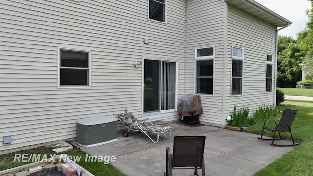3200 Setting Sun Blvd, Saginaw, MI 48603 - view of patio