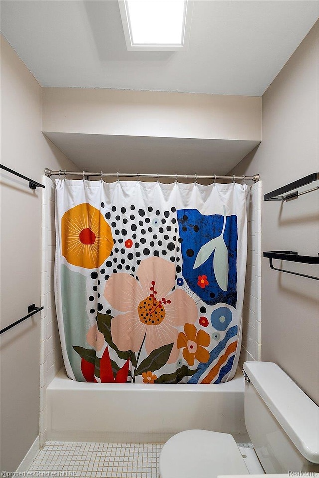 1982 Wickham St, Royal Oak, MI 48073 - bathroom with toilet and shower / bath combo