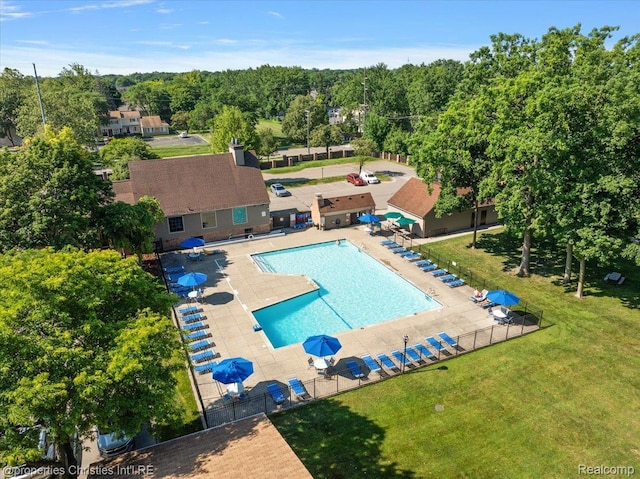 1982 Wickham St, Royal Oak, MI 48073 - community pool with a patio