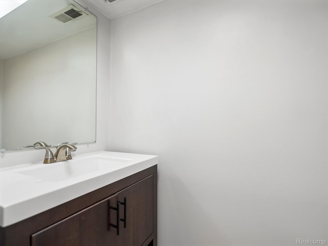 1524 Maryland Club Dr, Royal Oak, MI 48067 - bathroom with vanity