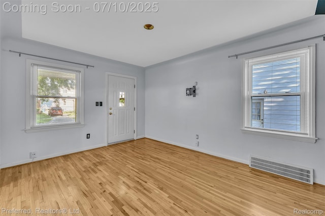 9624 Columbia, Redford, MI 48239 - foyer entrance with light wood finished floors and baseboards