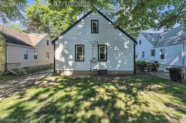 9624 Columbia, Redford, MI 48239 - rear view of property with a fenced backyard