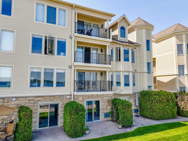 706 N Dockside Cir, Suttons Bay, MI 49682 - view of property