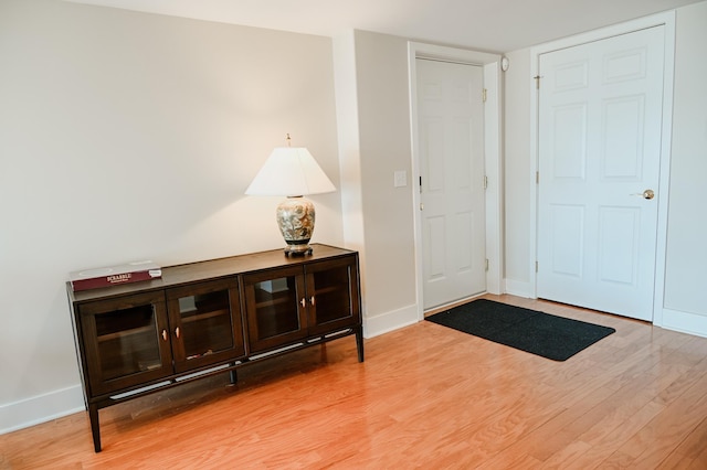 706 N Dockside Cir, Suttons Bay, MI 49682 - foyer with wood finished floors and baseboards