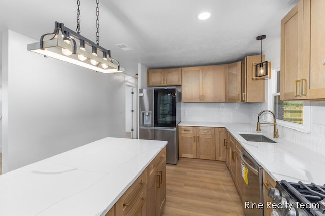 365 E 40th St, Holland, MI 49423