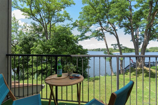 9671 Harbour Cove Ct, Ypsilanti, MI 48197 - balcony featuring a water view