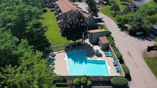 9671 Harbour Cove Ct, Ypsilanti, MI 48197 - drone / aerial view of a pool area