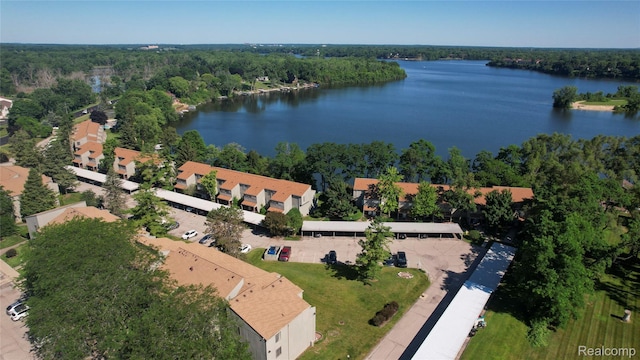 9671 Harbour Cove Ct, Ypsilanti, MI 48197 - aerial view of property and surrounding area featuring a large body of water
