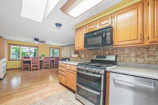 12090 E Old Orchard Trl, Suttons Bay, MI 49682 - photo 47