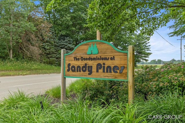 2808 Creekside Ct, Dorr, MI 49323 - view of community sign