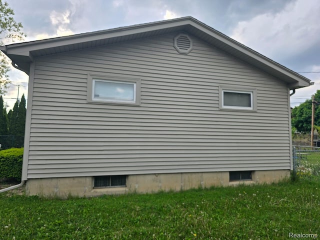 711 Moore St, Owosso, MI 48867 - photo 4