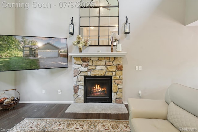 4577 Oaklawn Dr, Pinckney, MI 48169 - living area featuring wood finished floors and a fireplace