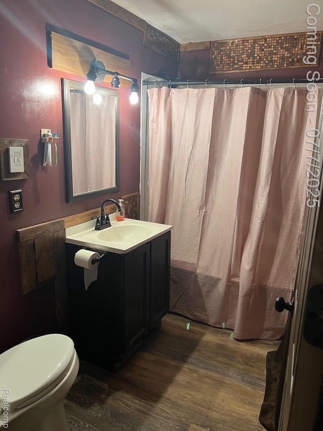 3500 Schlaud Rd, North Branch, MI 48461 - bathroom featuring wood finished floors, vanity, and curtained shower