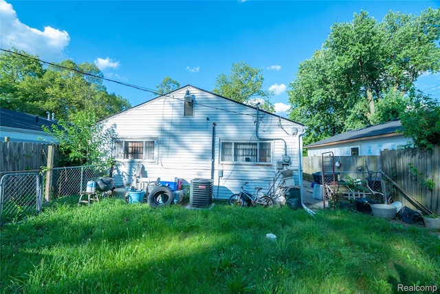 4315 Algonquin St, Detroit, MI 48215 - rear view of house featuring a fenced backyard