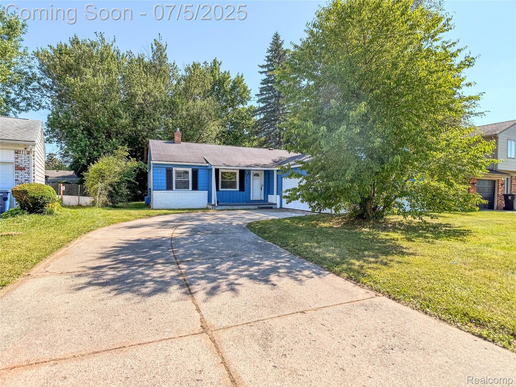 1833 Springfield St, Flint, MI 48503 - photo 1