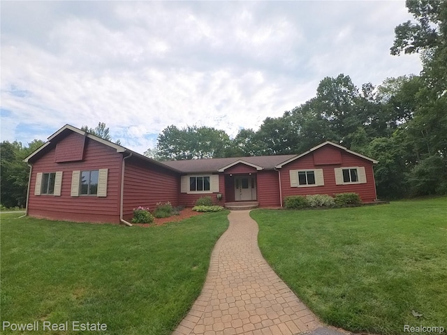 3740 Wood Point Dr, Ortonville, MI 48462 - photo 1