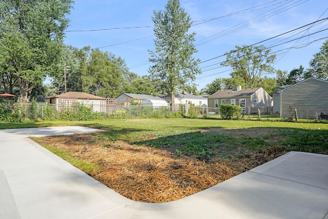 102 E Dallas Ave, Madison Heights, MI 48071 - photo 3