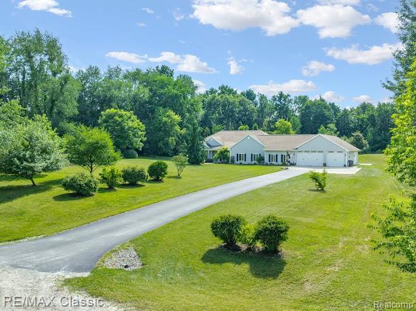 1318 Gray Haven Ln, Brighton, MI 48114 - photo 3