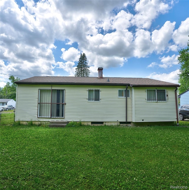 5428 Farmhill Rd, Flint, MI 48505 - rear view of house