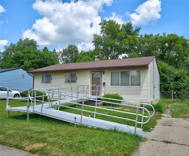5428 Farmhill Rd, Flint, MI 48505 - ranch-style home with roof with shingles