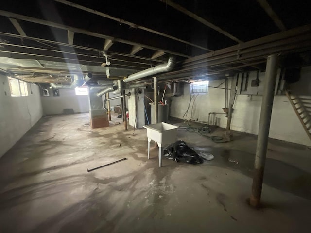 15043 Holmur St, Detroit, MI 48238 - below grade area with water heater