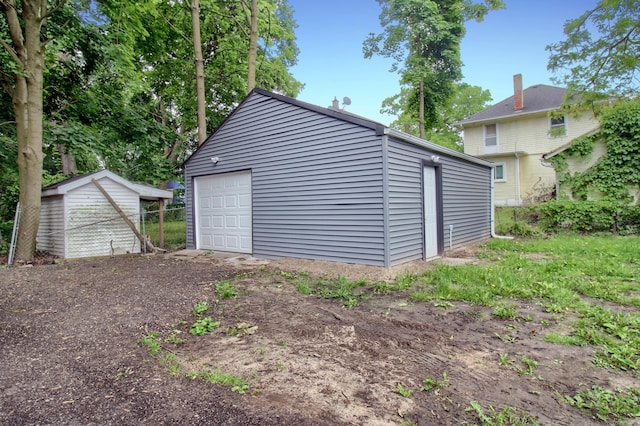 609 W Biddle St, Jackson, MI 49203 - view of detached garage