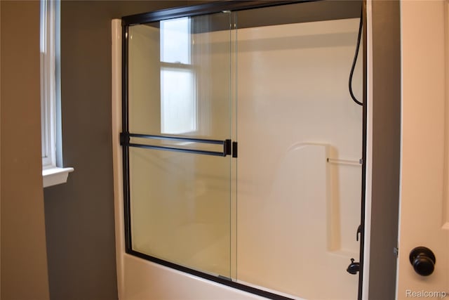 18006 Wingate Dr, Macomb, MI 48042 - full bath with combined bath / shower with glass door