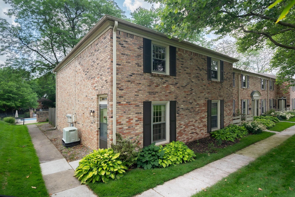 2452 Village Dr SE, Grand Rapids, MI 49506 - photo 1