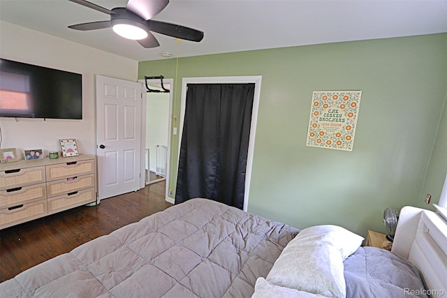 24271 Westhampton St, Oak Park, MI 48237 - bedroom with dark wood-style flooring and ceiling fan