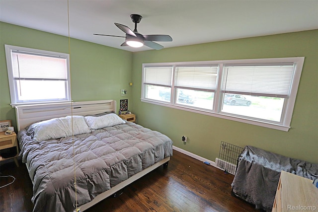 24271 Westhampton St, Oak Park, MI 48237 - bedroom featuring wood finished floors and ceiling fan