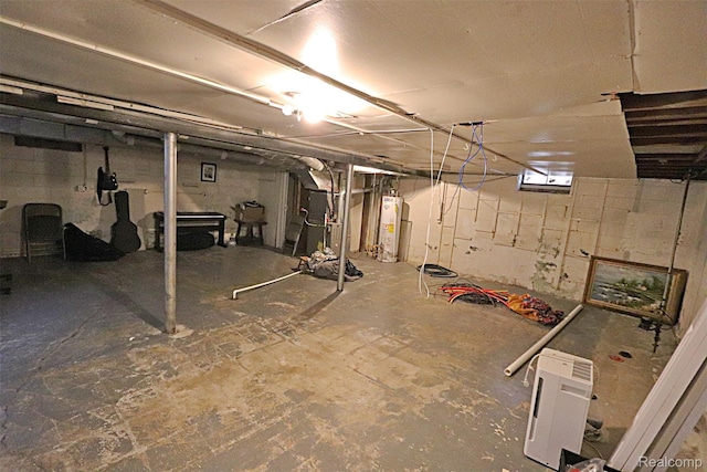 24271 Westhampton St, Oak Park, MI 48237 - unfinished below grade area featuring gas water heater