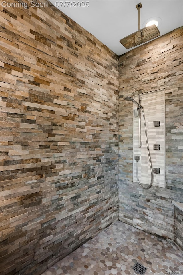 2545 Hartun Dr, Brighton, MI 48114 - full bathroom featuring tiled shower