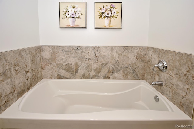 1135 Shelby St Unit 2607, Detroit, MI 48226 - bathroom featuring a bath