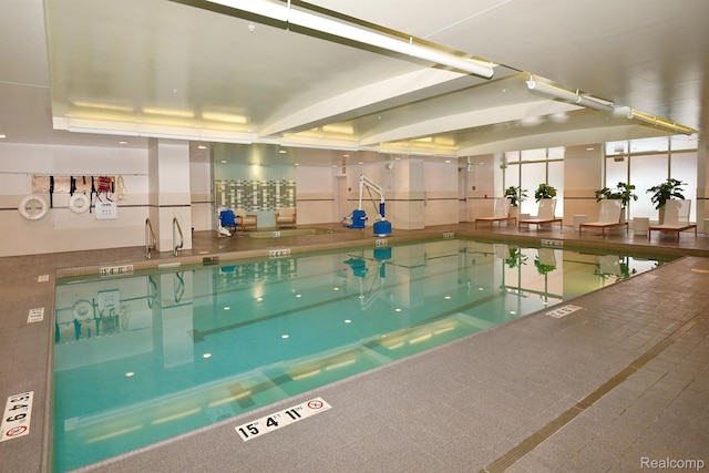 1135 Shelby St Unit 2607, Detroit, MI 48226 - view of indoor community pool