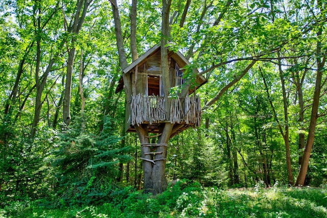 295 N Lakeshore Dr, Holland, MI 49424 - view of outdoor structure featuring a view of trees