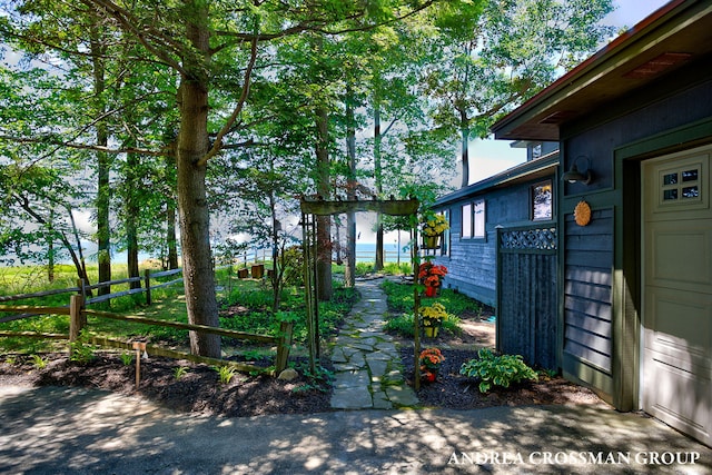 1228 Shore Crest Dr, South Haven, MI 49090 - view of yard