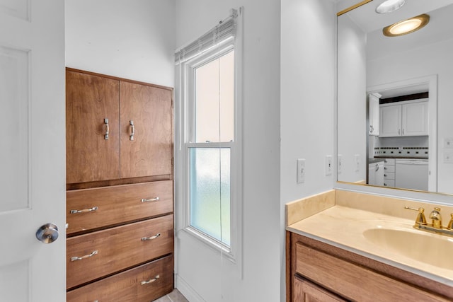 715 Ellery Ave, Jackson, MI 49202 - bathroom featuring vanity