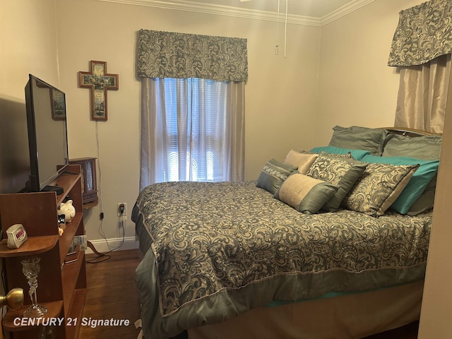 324 Pine St, Clio, MI 48420 - bedroom featuring wood finished floors and crown molding