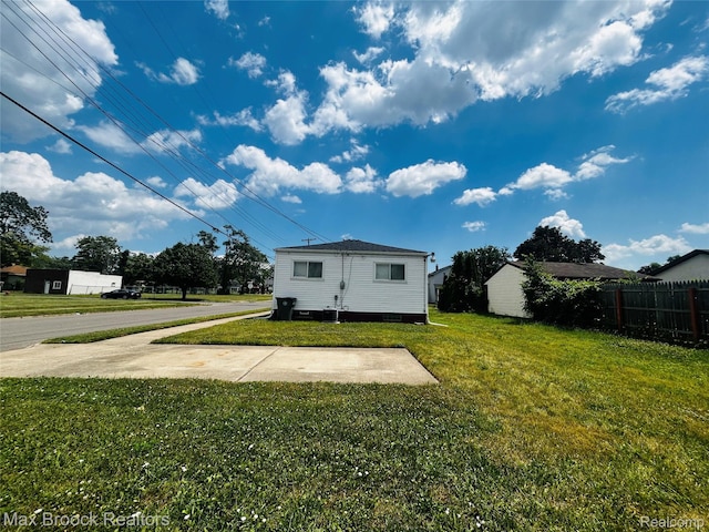 3948 10th St, Ecorse, MI 48229 - back of house