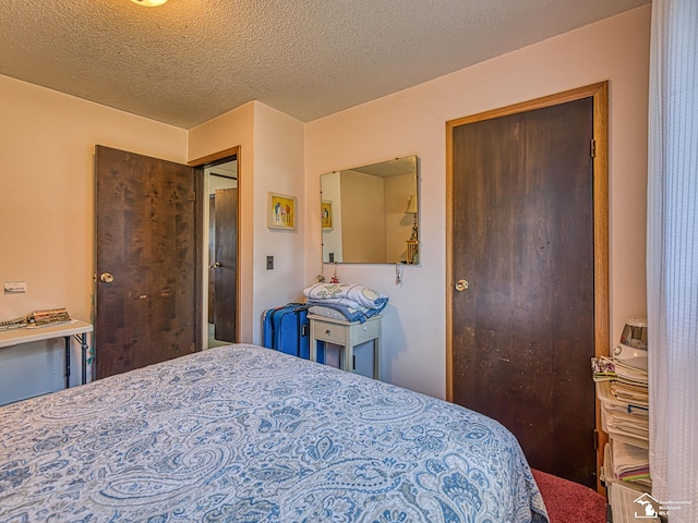 12388 N Suder Rd, La Salle, MI 48145 - bedroom featuring a textured ceiling