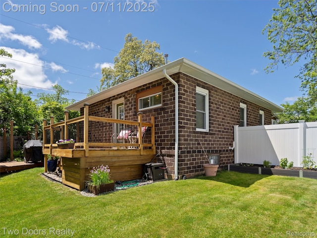 30 Beebe St, Lake Orion, MI 48362 - back of property with a deck