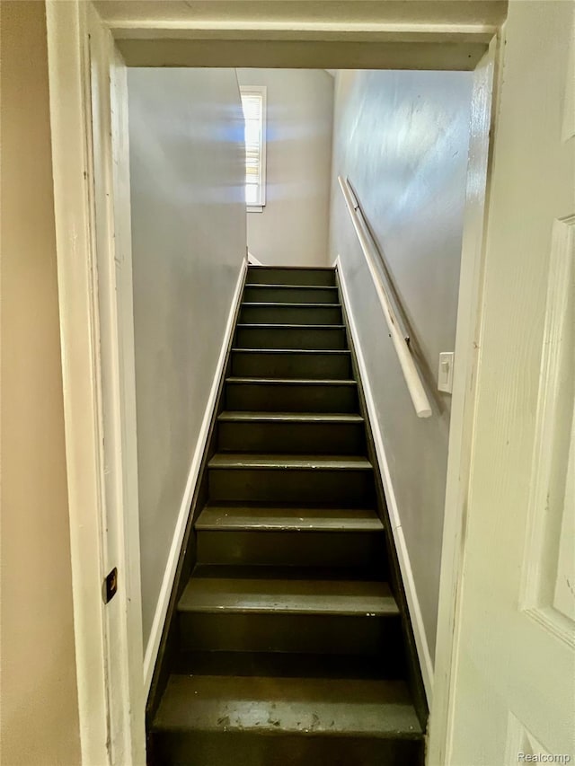 1992 Griffith Ave, Berkley, MI 48072 - view of staircase
