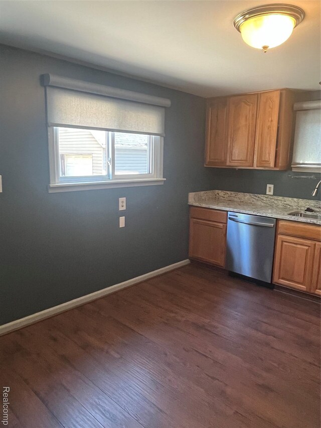 808 Lamay Ave, Ypsilanti, MI 48198 - kitchen with dishwasher and dark wood-style floors