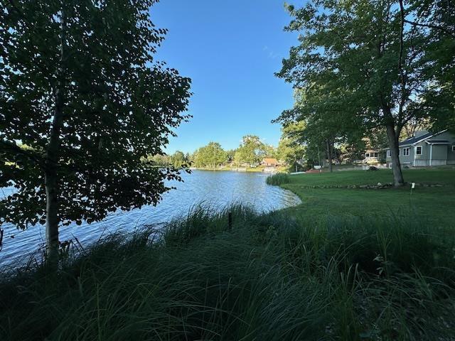 6900 W Shore Dr, Weidman, MI 48893