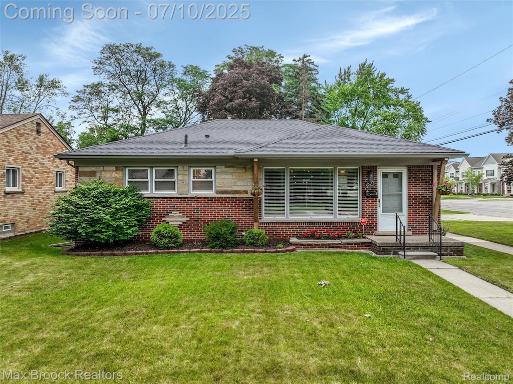 1623 Ottawa Dr, Royal Oak, MI 48073 - photo 1