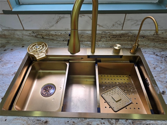 2681 Burlingame St, Detroit, MI 48206 - kitchen view of a sink